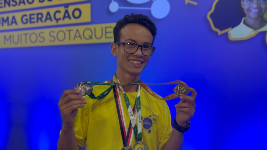 Emanuel Pereira Carvalho, de Goias, foi premiado por 4 vezes na OBMEP